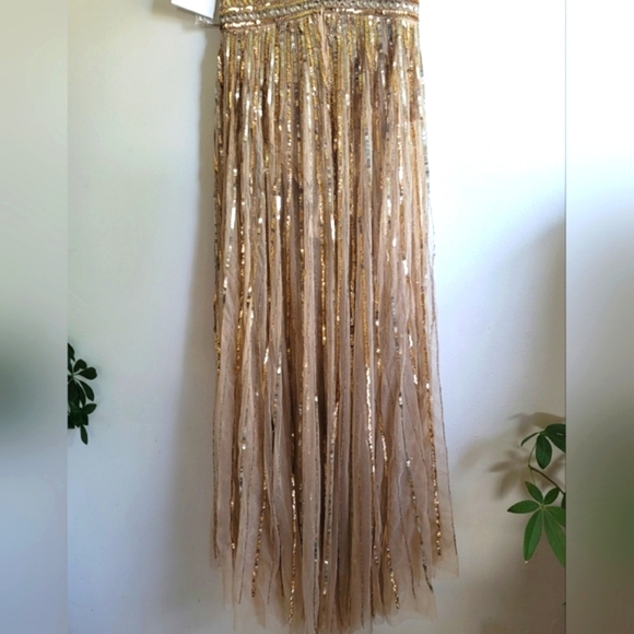 Mac Duggal,‎ Sequined Wrapover  Sleeveless Gown, Nude Gold, Size 8, NWT - Picture 10 of 13